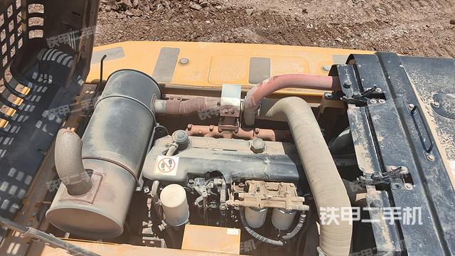 驾驶室顶部（整机外观）