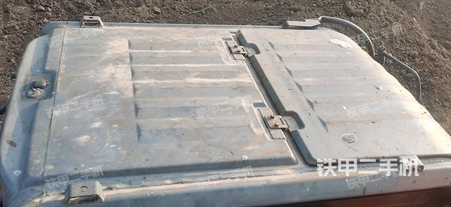 驾驶室顶部（整机外观）