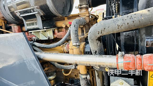 发动机左侧（整机外观及大件）