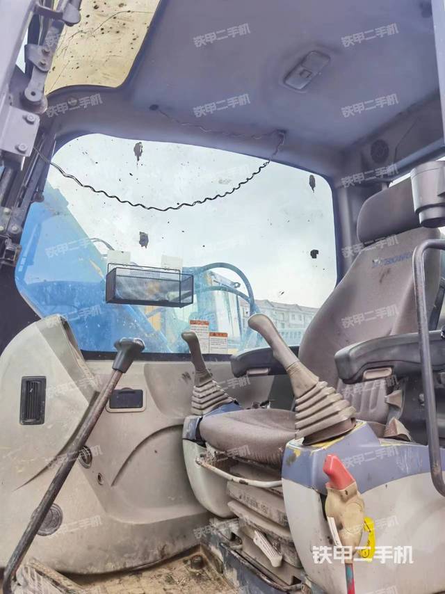 驾驶室整体（整机外观）