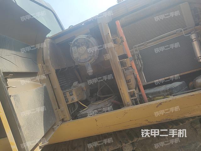 驾驶室顶部（整机外观）