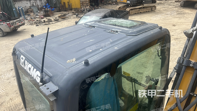 驾驶室顶部（整机外观）