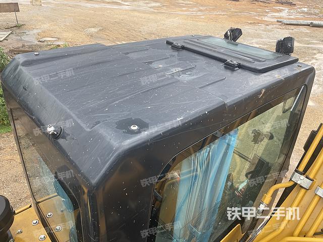 驾驶室顶部（整机外观）