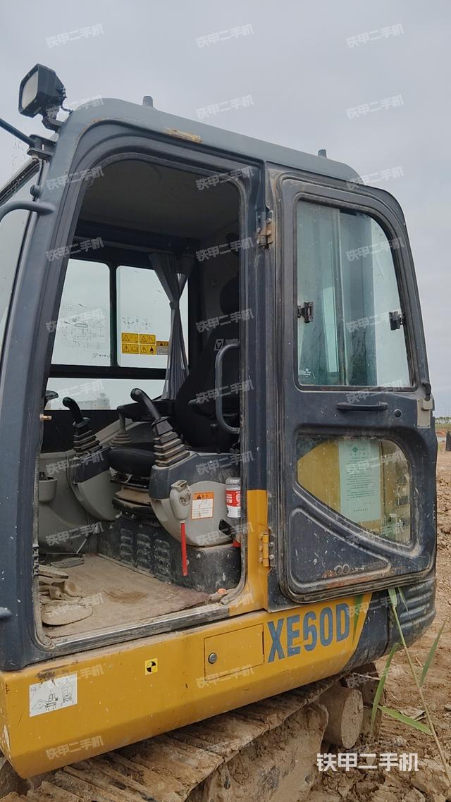 驾驶室整体（整机外观）