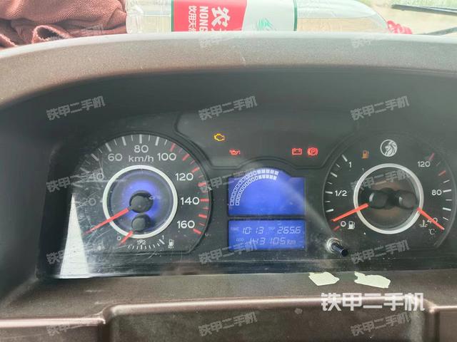 整机左侧（设备外观及核心部件）