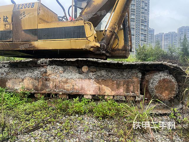 单侧履带整体（整机外观）