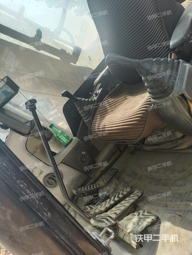 驾驶室整体（整机外观）