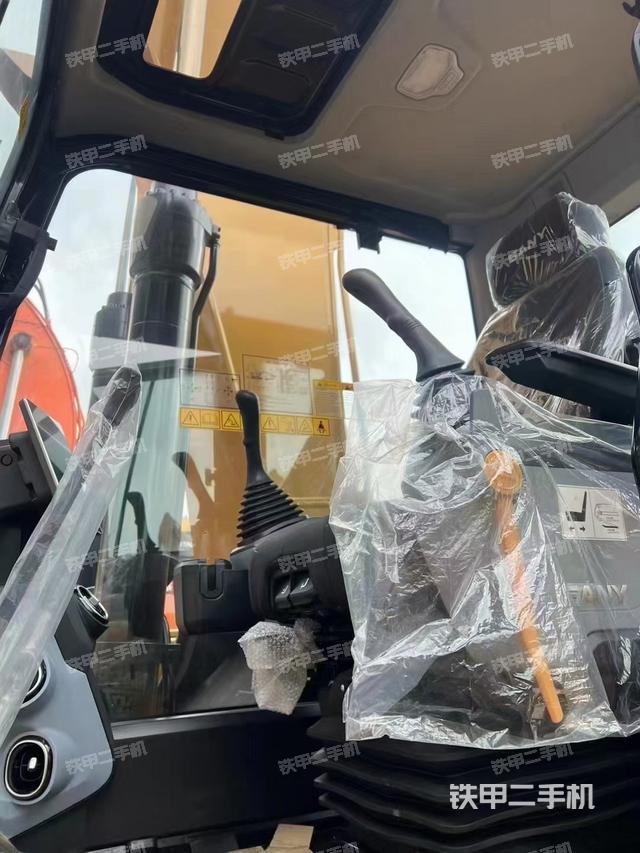 驾驶室整体（整机外观）