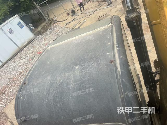 驾驶室顶部（整机外观）