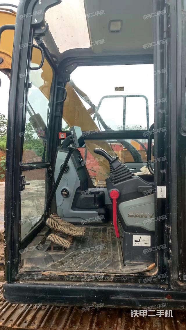 驾驶室整体（整机外观）