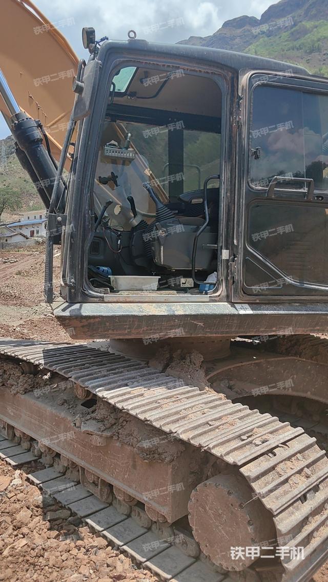 驾驶室整体（整机外观）