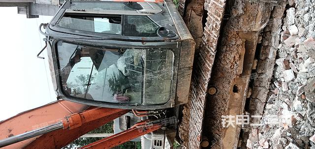 驾驶室整体（整机外观）