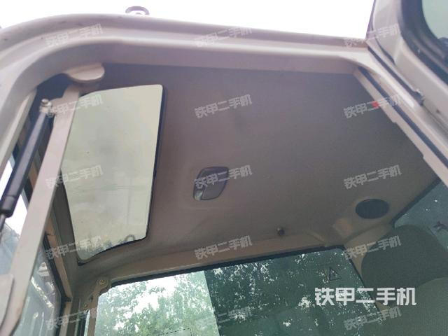 顶棚整体(驾驶室部分) 顶棚整体(驾驶室部分)