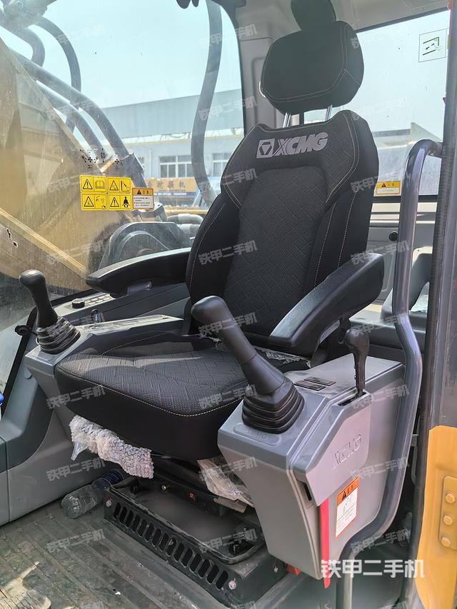 驾驶室整体（整机外观）