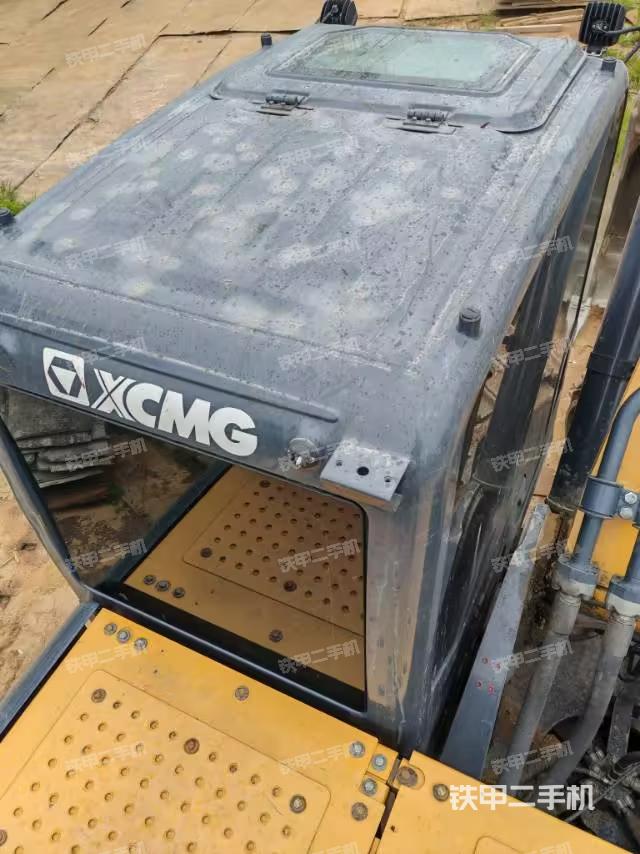 驾驶室顶部（整机外观）