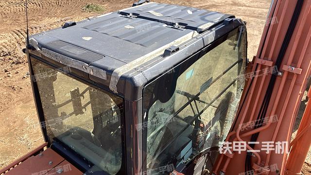 驾驶室顶部（整机外观）