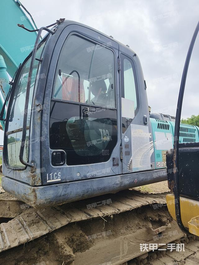 驾驶室整体（整机外观）