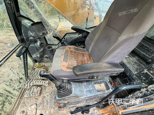 驾驶室整体（整机外观）