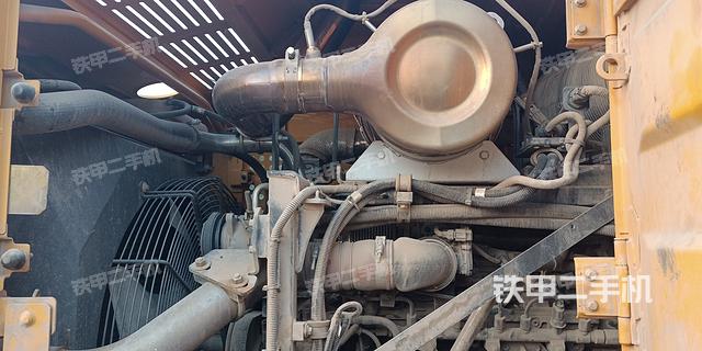 发动机右侧（整机外观及大件）