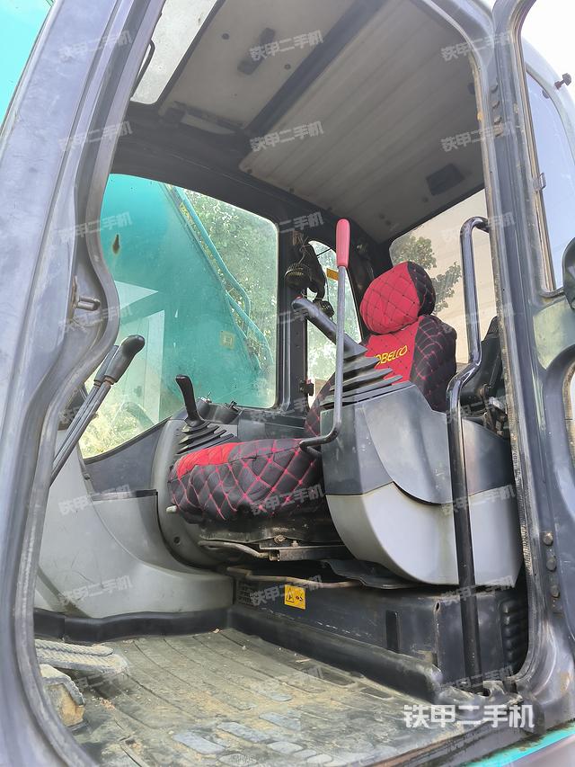 驾驶室整体（整机外观）