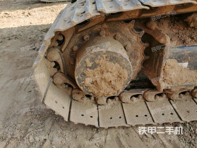 右驱动轮（行走机构）