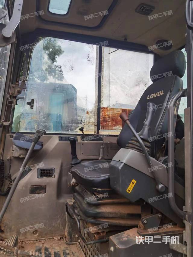 驾驶室整体（整机外观）