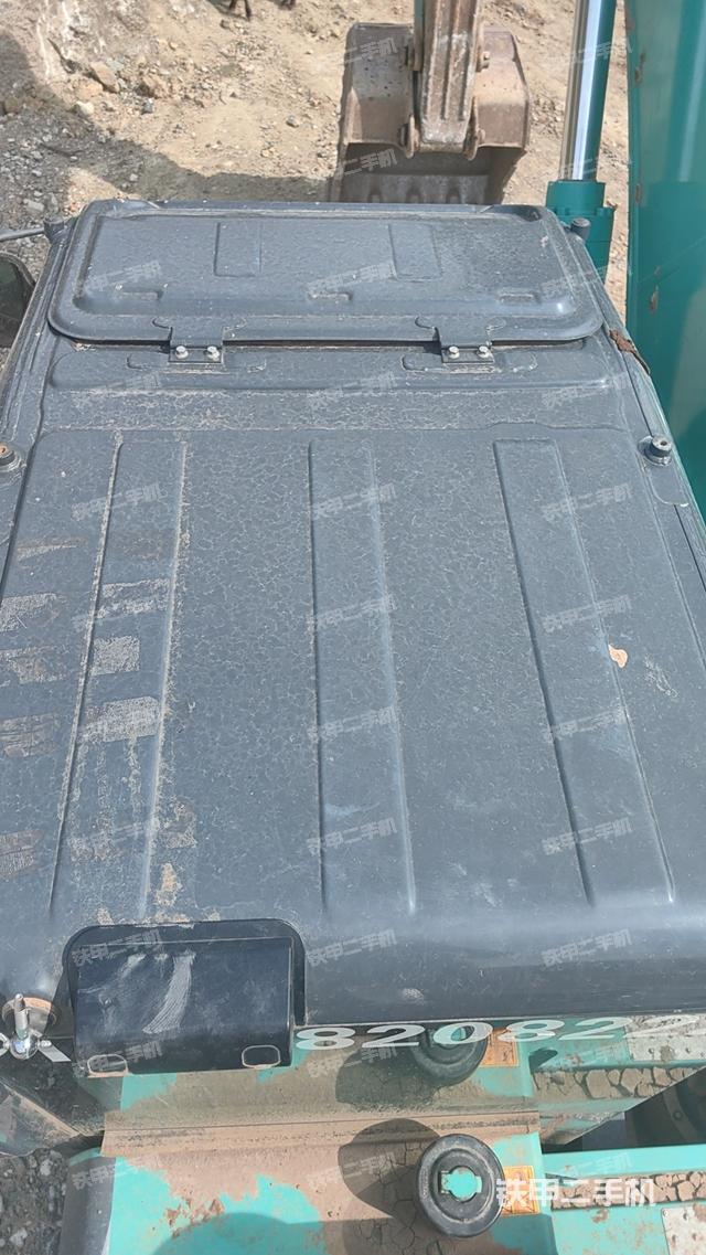 驾驶室顶部（整机外观）