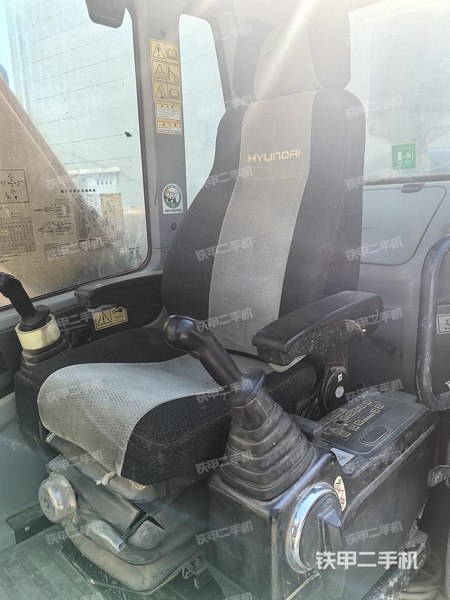 驾驶室整体（整机外观）