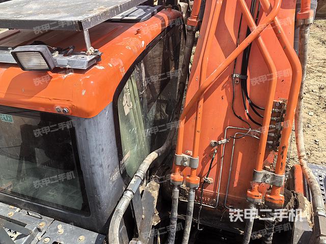 驾驶室顶部（整机外观）