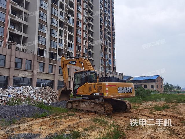 驾驶室顶部（整机外观）