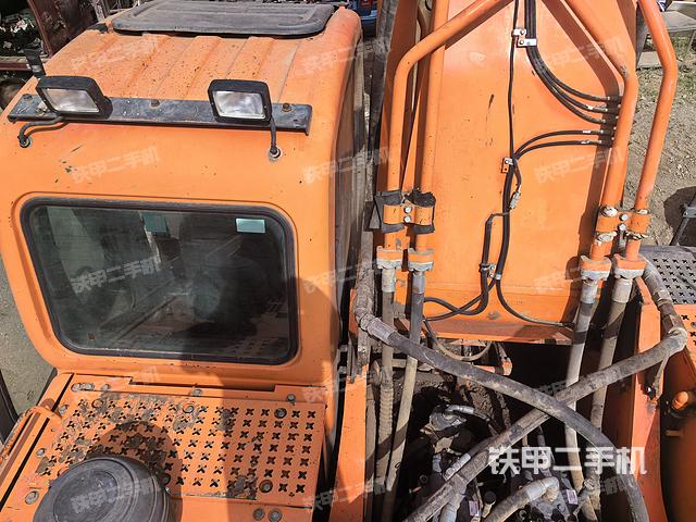 驾驶室顶部（整机外观）