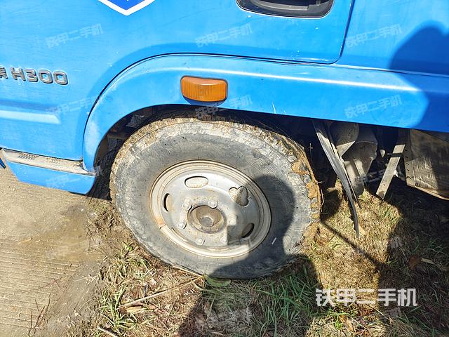 整机右侧（设备外观及核心部件）