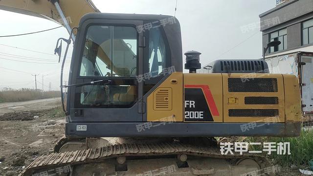 驾驶室整体（整机外观）