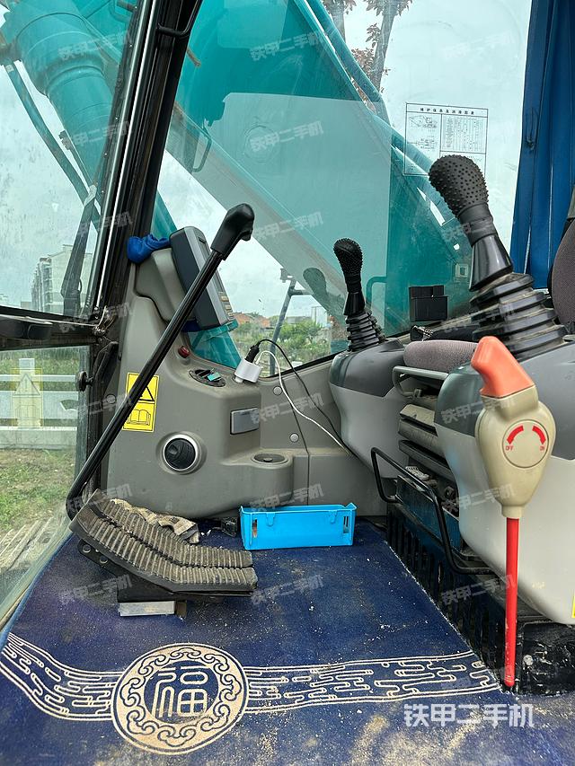 驾驶室整体（整机外观）