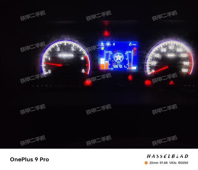 整机右侧（设备外观及核心部件）