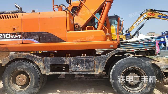 单侧履带整体（整机外观）