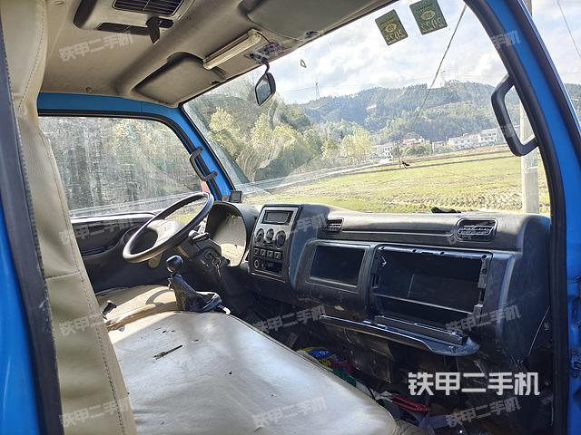 整机左侧（设备外观及核心部件）