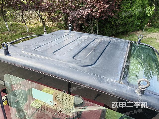 驾驶室顶部（整机外观）