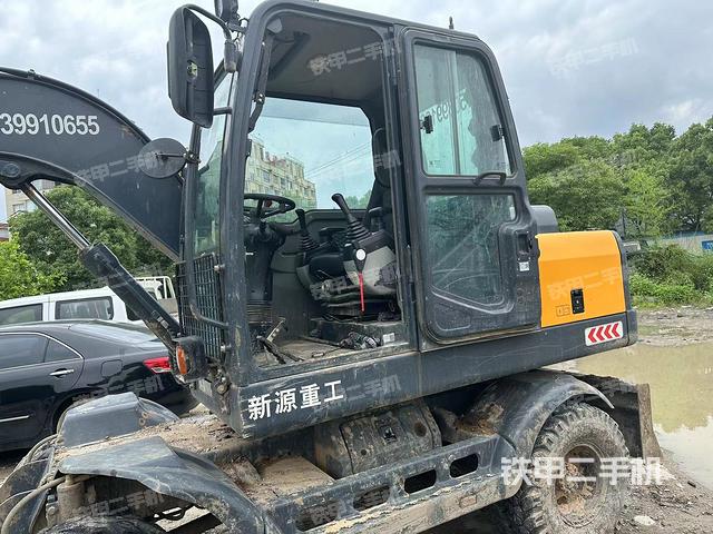 驾驶室整体（整机外观）