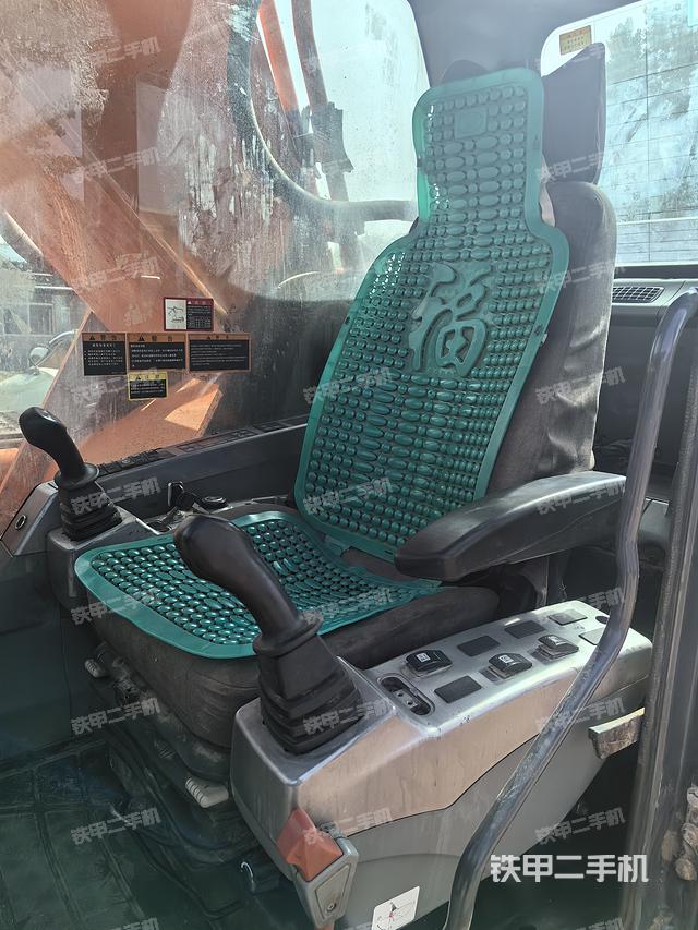 驾驶室整体（整机外观）