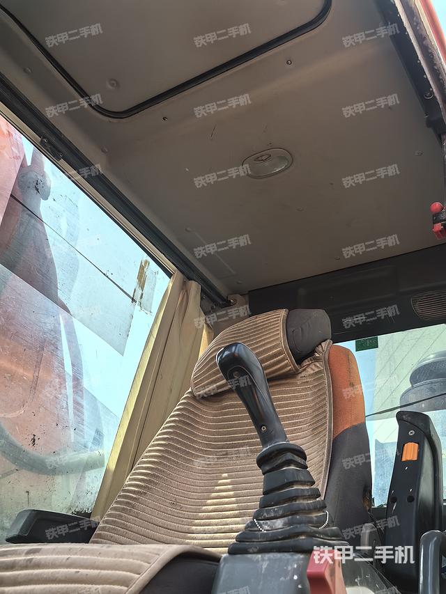 驾驶室整体（整机外观）