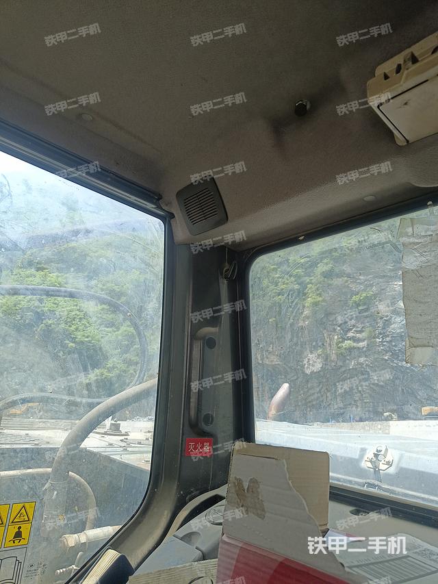 驾驶室整体（整机外观）