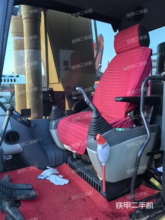 驾驶室整体（整机外观）