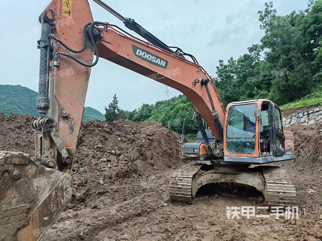 斗山DX230LC-9C挖掘机