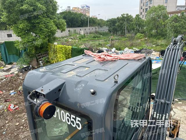 驾驶室顶部（整机外观）