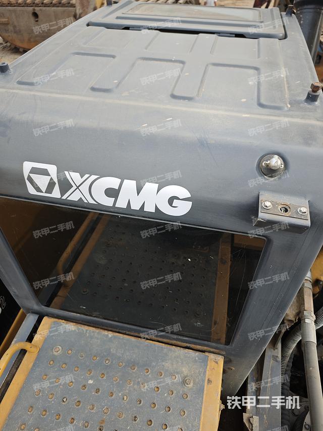 驾驶室顶部（整机外观）