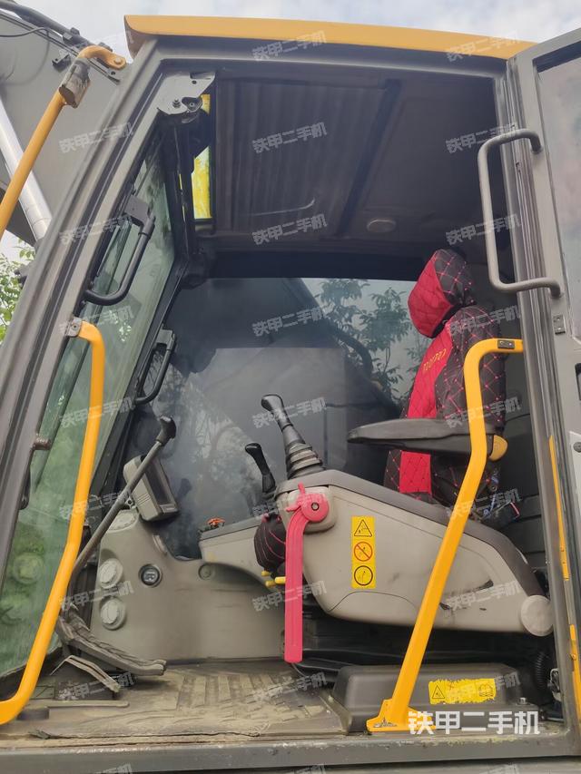 驾驶室整体（整机外观）