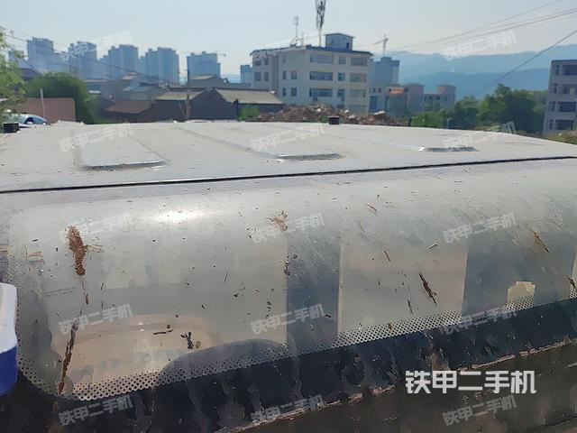 驾驶室顶部（整机外观）