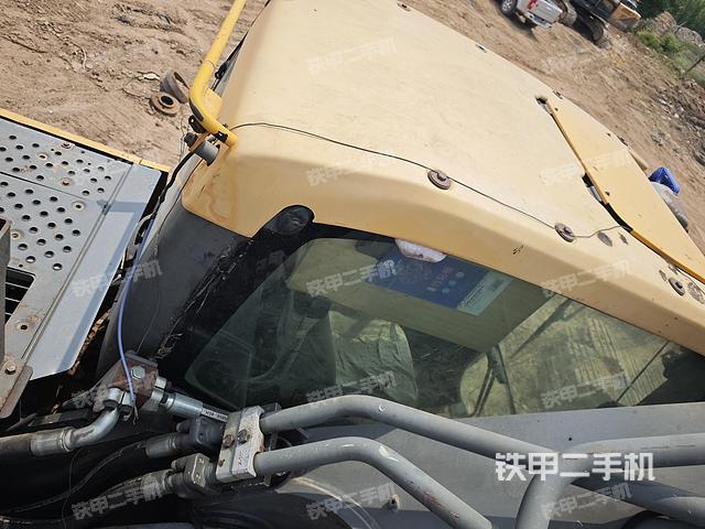 驾驶室顶部（整机外观）