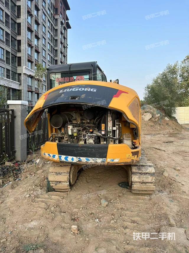 回转马达和主控阀（整机外观）